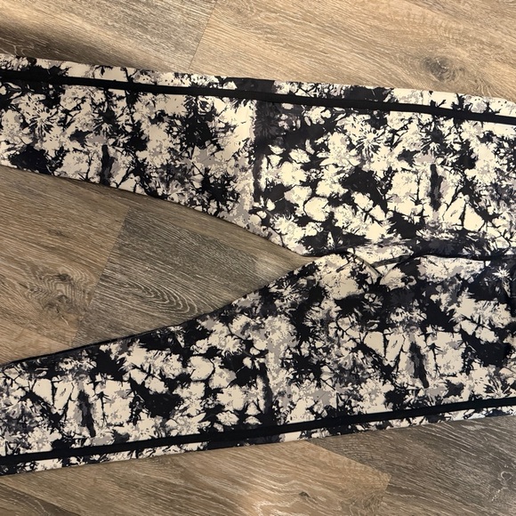 Zyia Active Leggings 25” size 8-10 - Picture 3 of 4